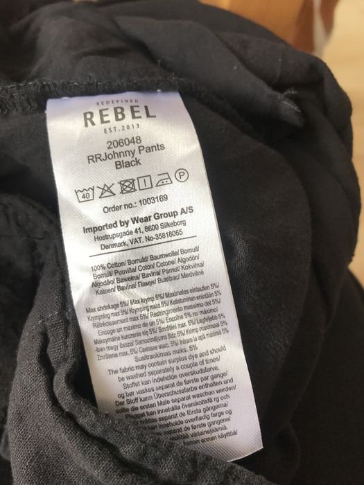 Klasyczne czarne damskie spidnie Rebel r. M