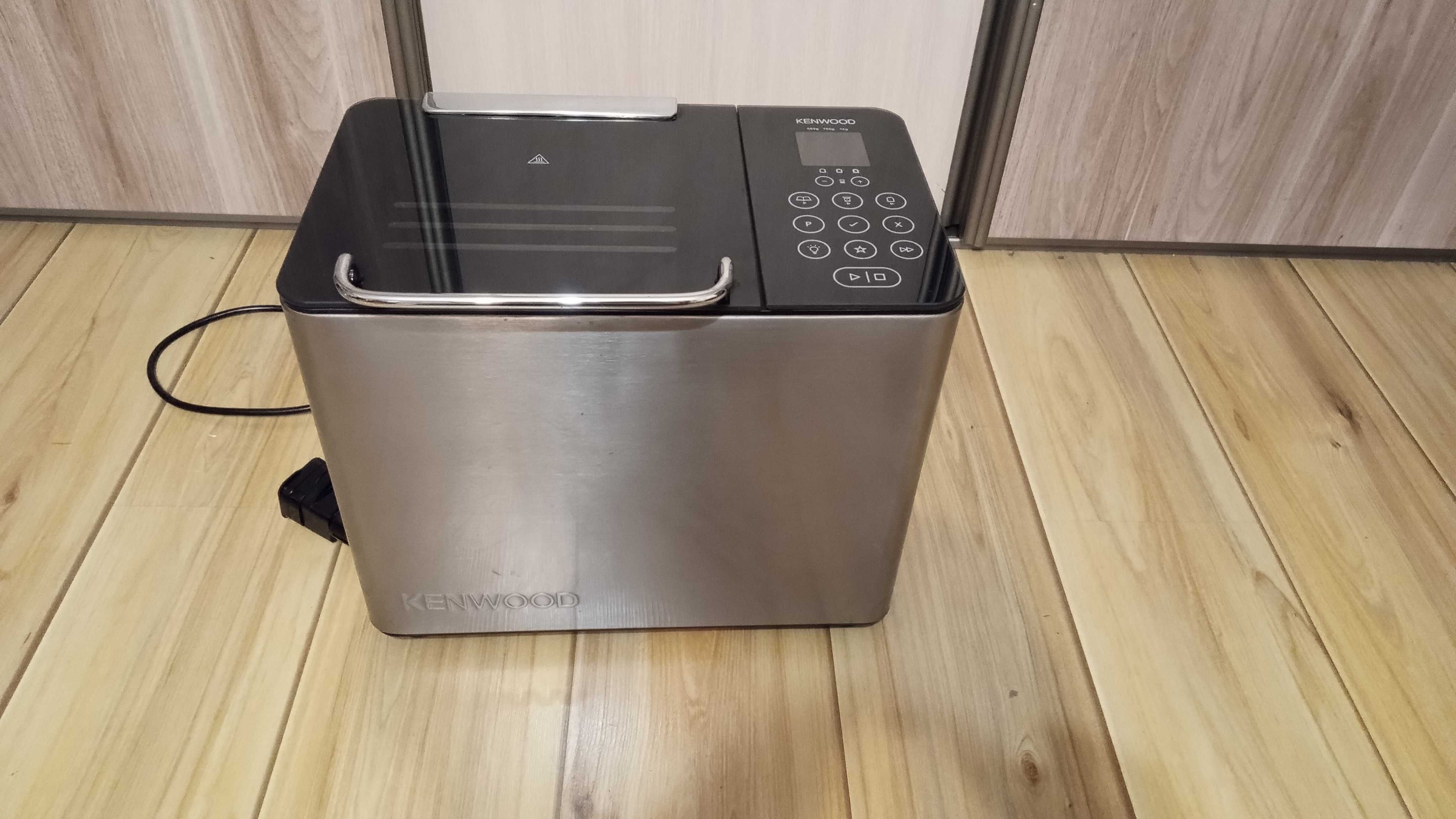Wypiekacz, automat do wypieku  chleba Kenwood BM 450