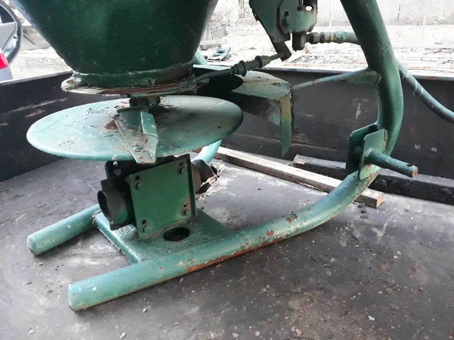 Продам розкидач мінеральних добрив МВД-0,5