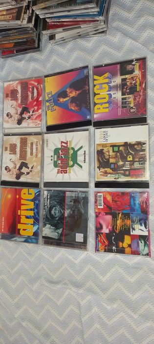Vários cd's e vários tipos de música