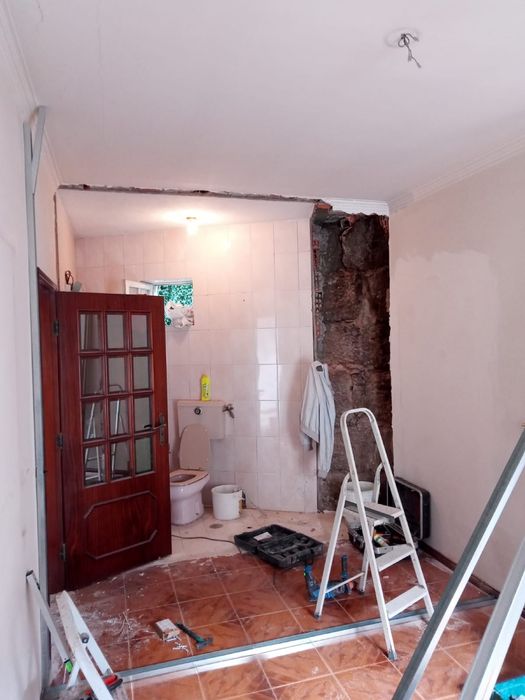 Renovações - pintor - capoto - elétrica - pichelaria - instalações