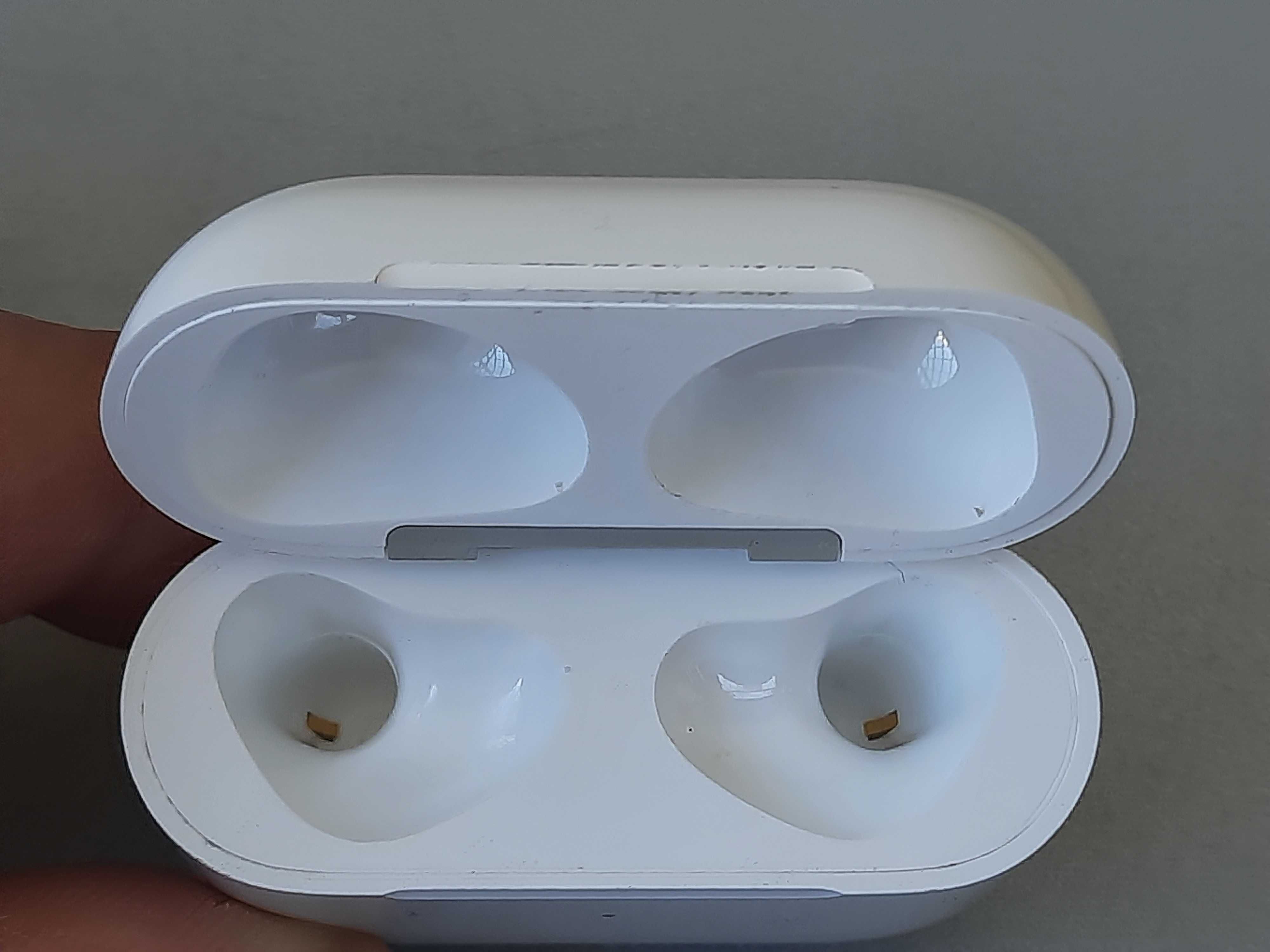 Кейс Apple AirPods 3 Case на запчастини !
