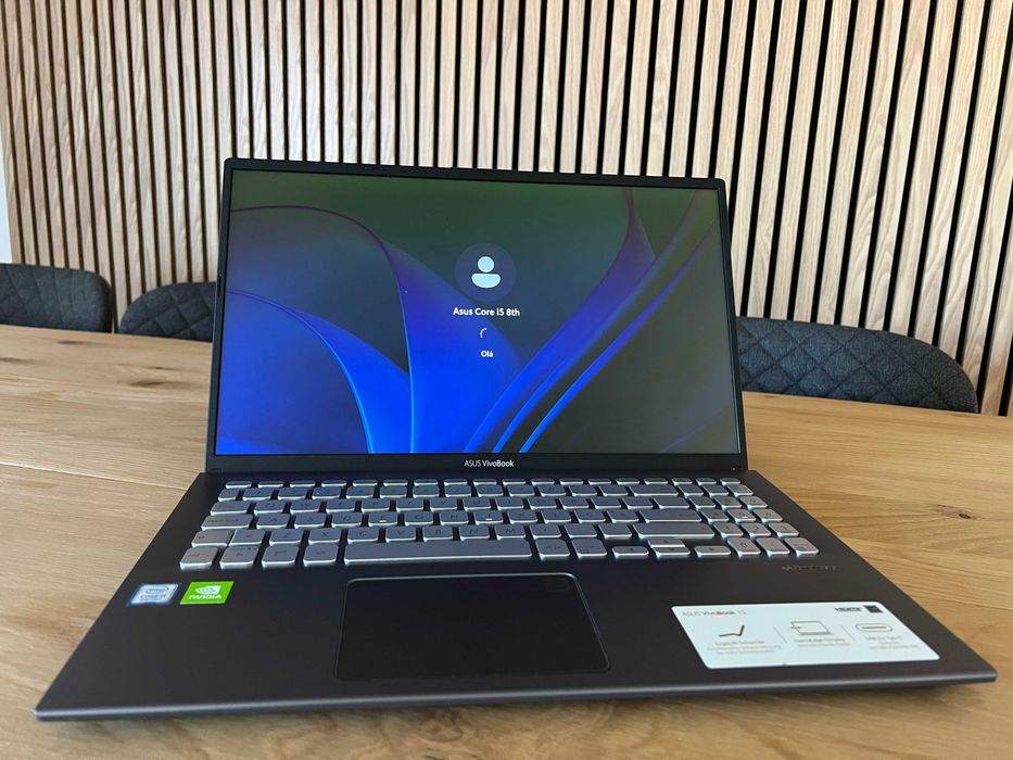 Portátil Asus F512F Core i5 8th, 20Gb Ram, disco SSD, Windows 11