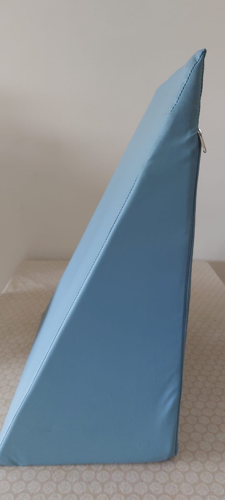 Almofada triangular para Pernas