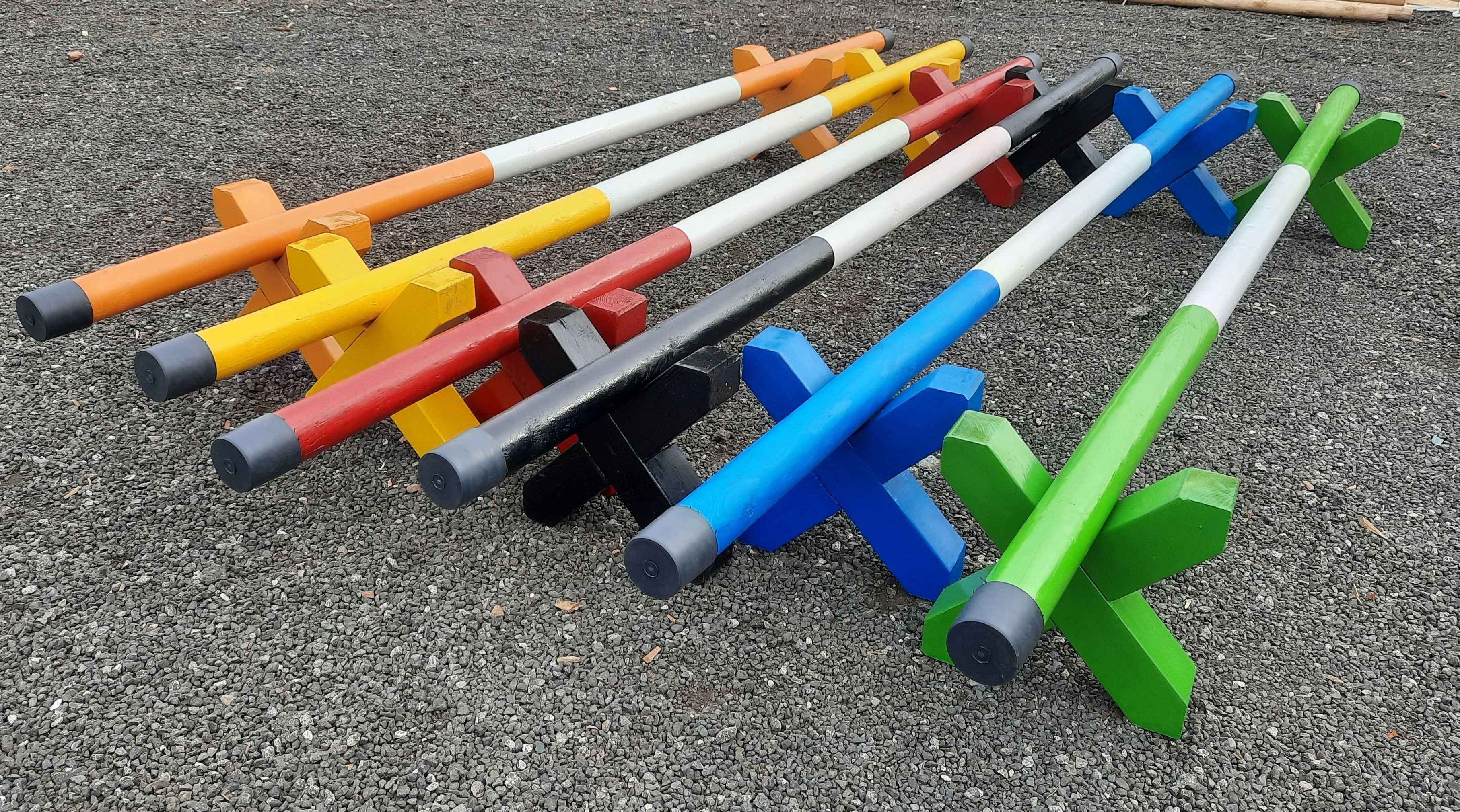 Stojak ,kłódki , przeszkody dla koni , cavaletti, mostki, deski