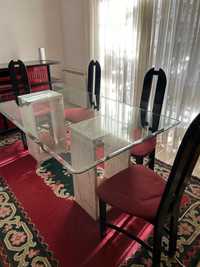Mesa de vidro com 6 cadeiras