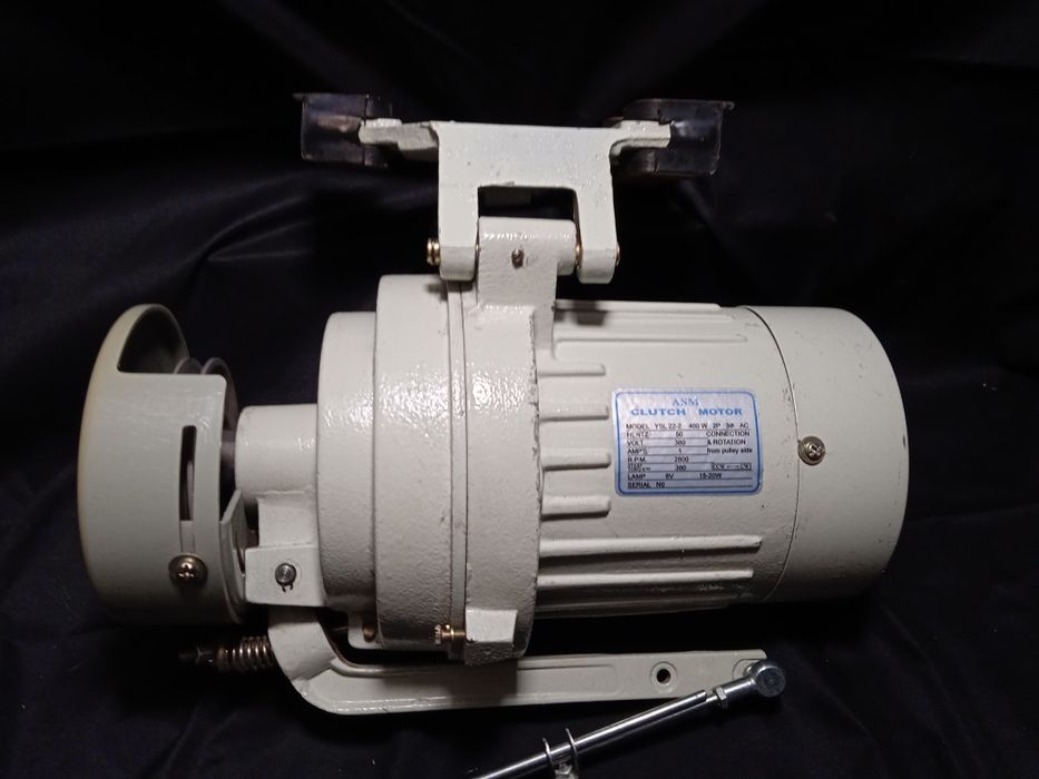 Двигатели для швейных машин 8 штук