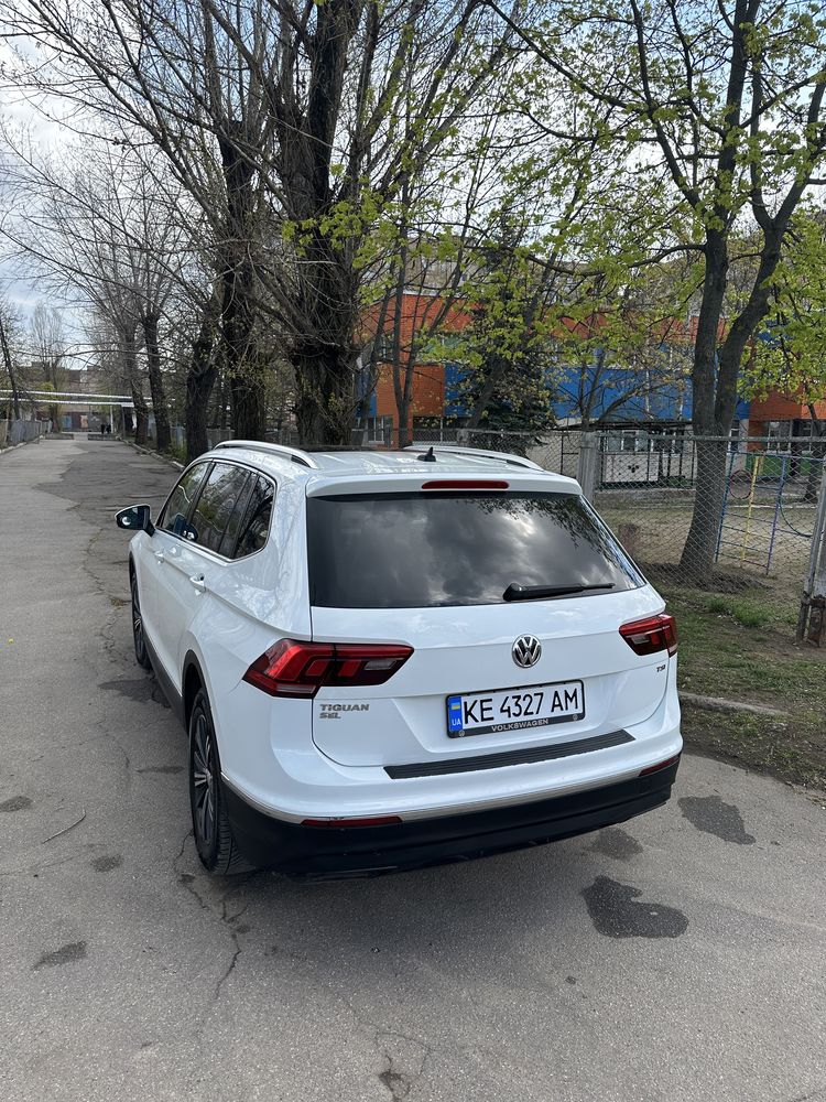 Volkswagen Tiguan SEL 2018 White 2.0L
