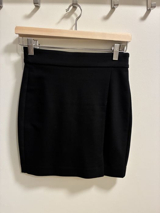Mini spódniczka dopasowana h&m xs z rozcięciem