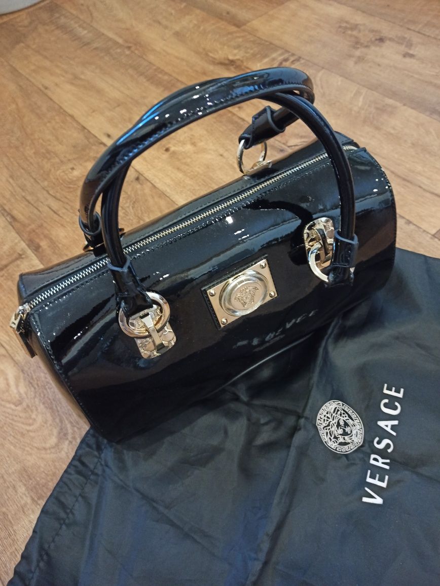 Женская кожаная сумка Versace