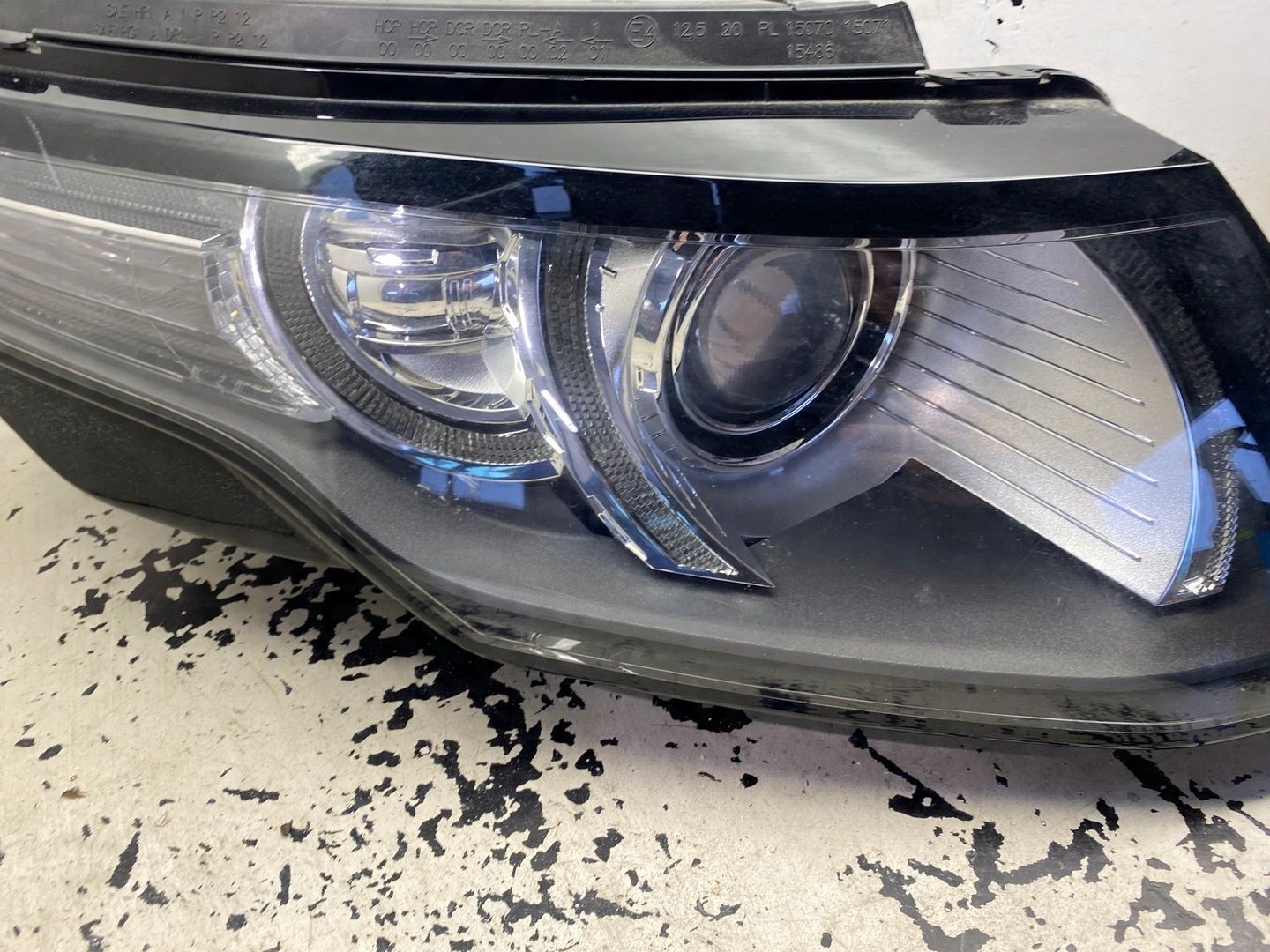LAND ROVER EVOQUE LAMPA PRAWY PRZÓD XENON BJ32-13W029-EC