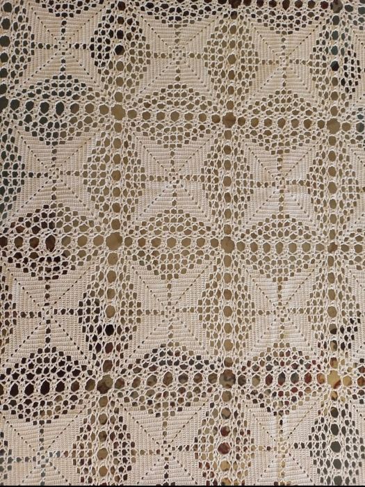 Toalha de mesa em renda retangular com 2,65x1,5m,