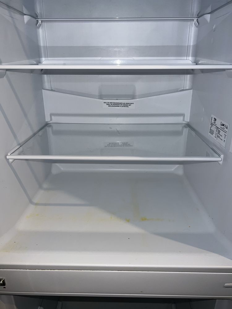 Lodówka BEKO RCSA270K30XP