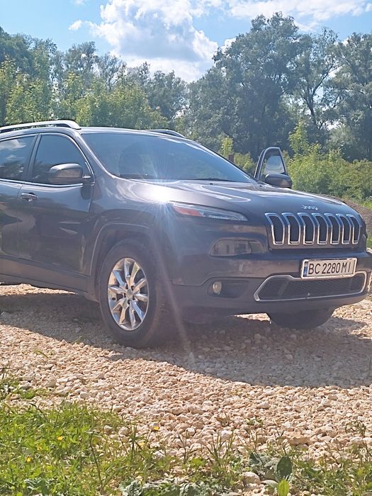 Jeep Cherokee 4x4 limited 2.4 2015 рік