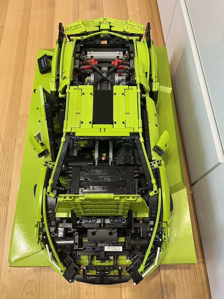LEGO Technic Lamborghini Sian FKP