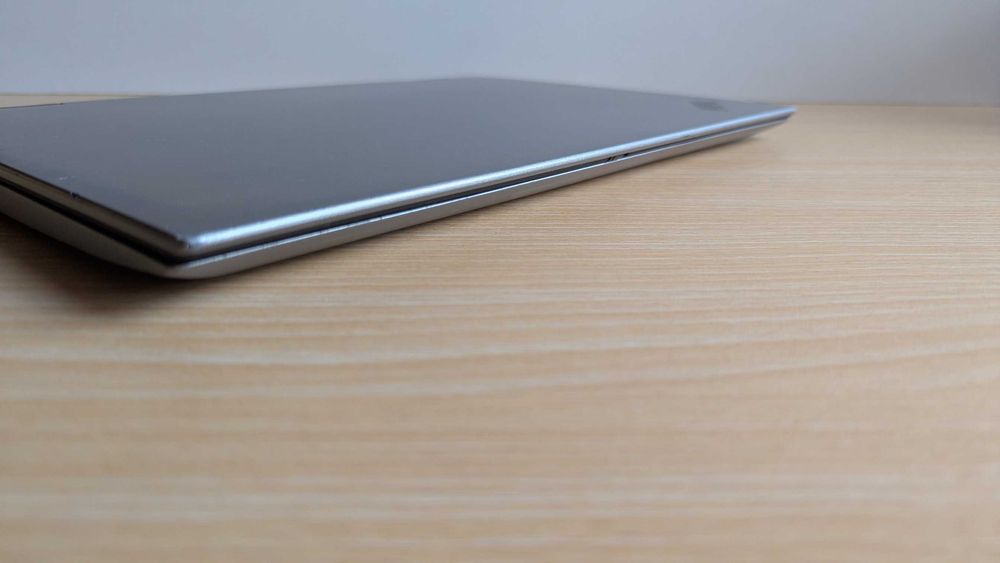 Сріблястий трансформер Lenovo ThinkPad X1 Yoga 3th на i7 з LTE-модемом