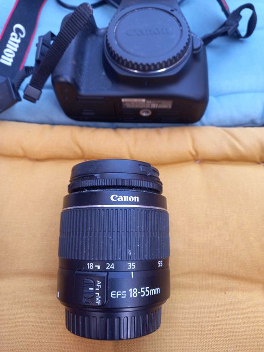 Máquina Fotográfica Canon EOS 2000D