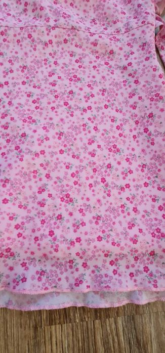 Sukienka w drobne kwiatki