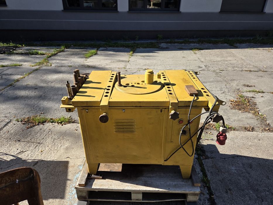 Giętarka elektr.-hydrauliczna do prętów ZREMB - Szczecin