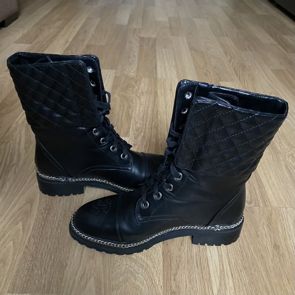 Ботинки CHANEL женские