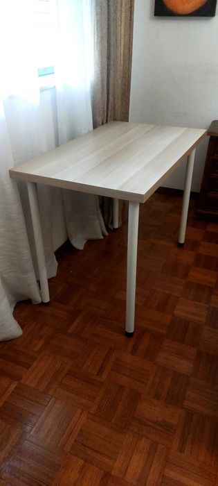 Mesa IKEA para Escritório / Estudo – Como Nova