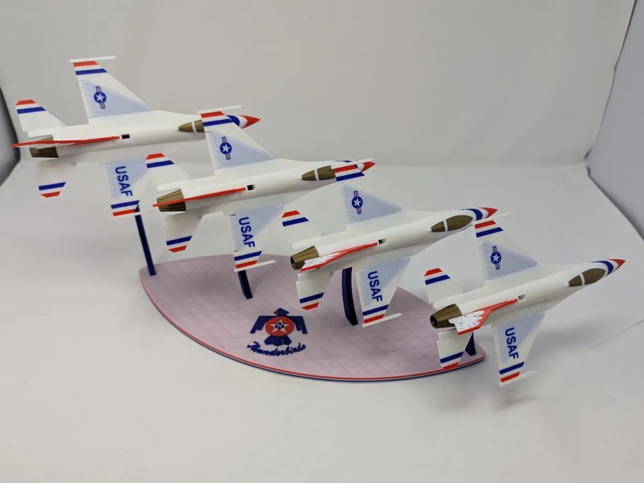 Suporte de Exibição Echelon Left para F-16 Thunderbirds