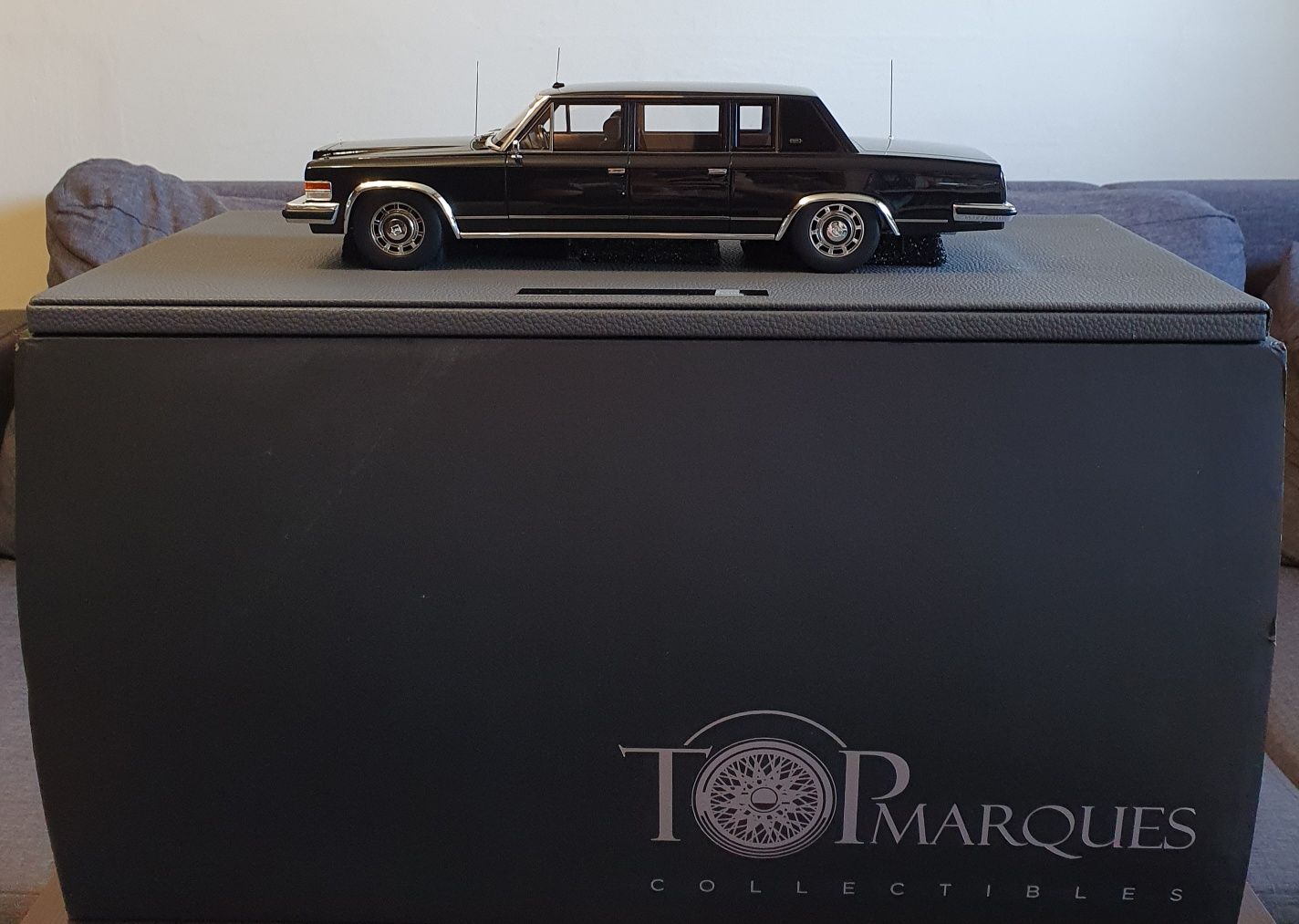 ZIL 4104 Limousine Presidential Top Marques Collectibles 1:12 - 1:18