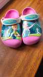 Klapki crocs roz 32-33 1j królowa lodu elza