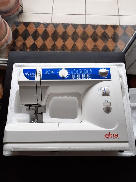 Nowa maszyna do szycia ELNA 220 explore