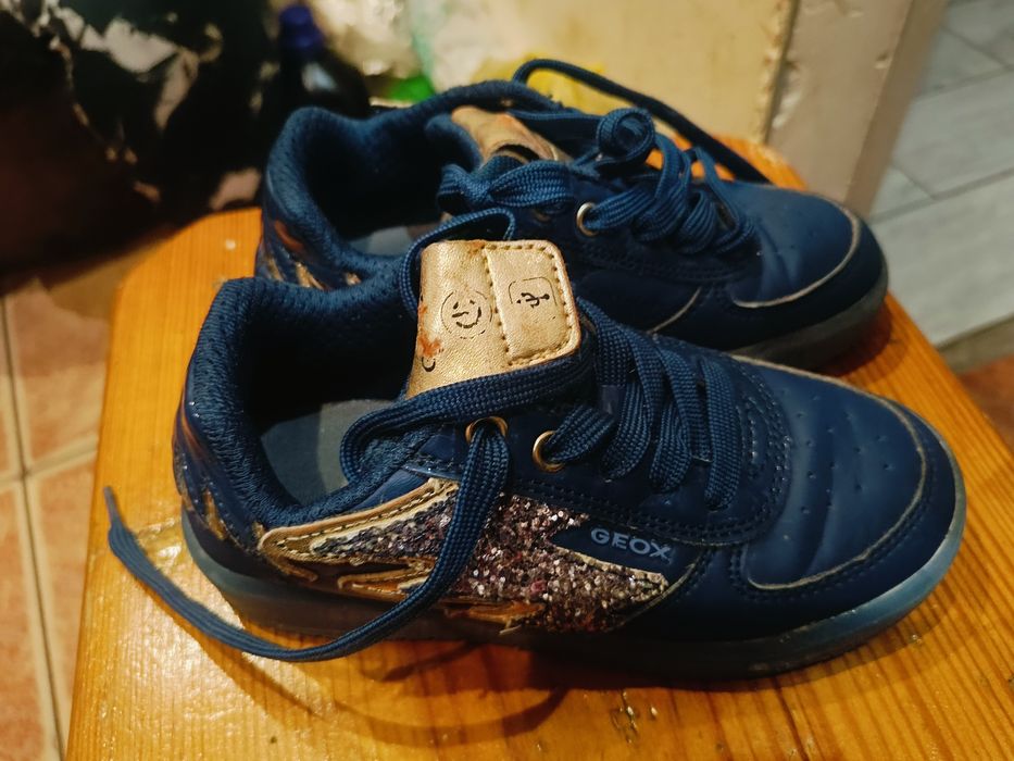 Adidasy dla dziewczynki rozmiar 30