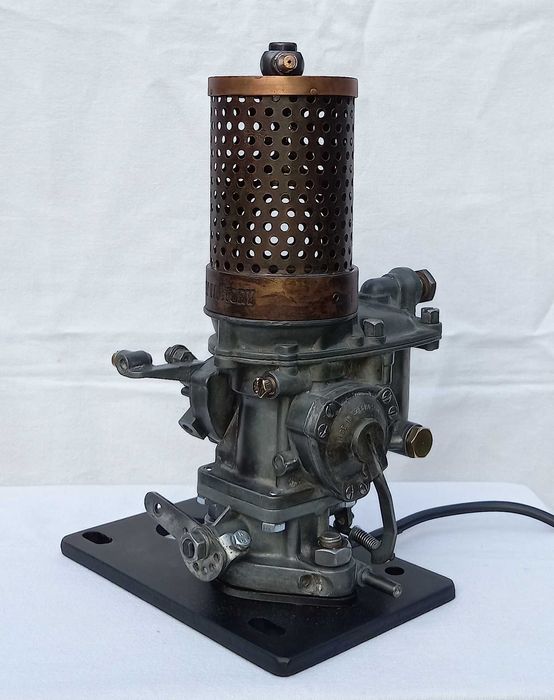 IKOV Dekoracyjna lampa stołowa w industrialnym stylu.