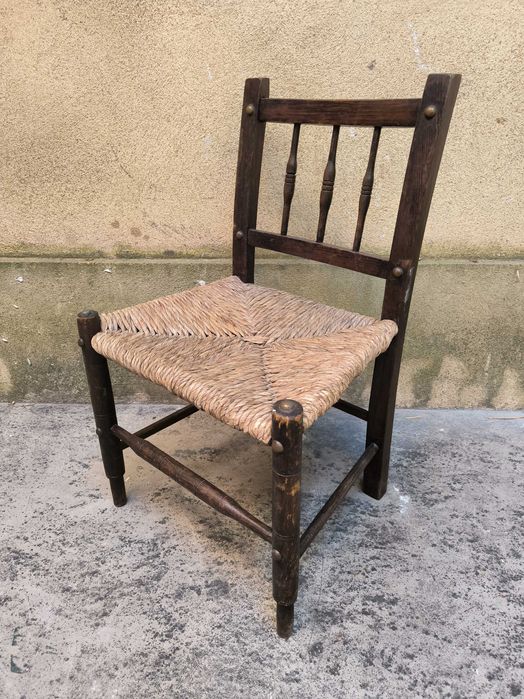 Cadeira rústica de madeira e verga