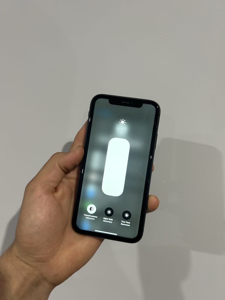 Iphone 11 / 128 / newerlock