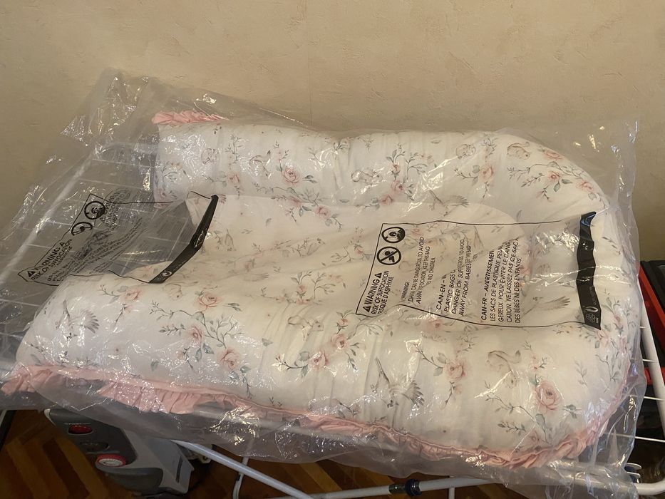 Кокон позиционер обмежувач для немовля в ліжко