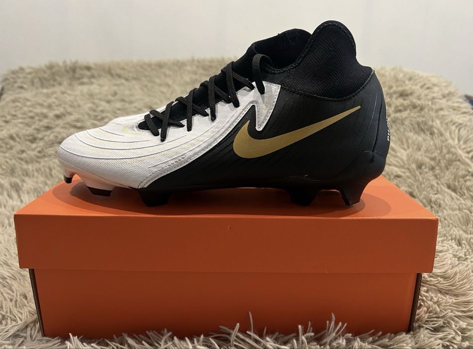 Бутси кросівки футбольні Nike Phantom Luna 2 Academy US 8,5 UK 7,5