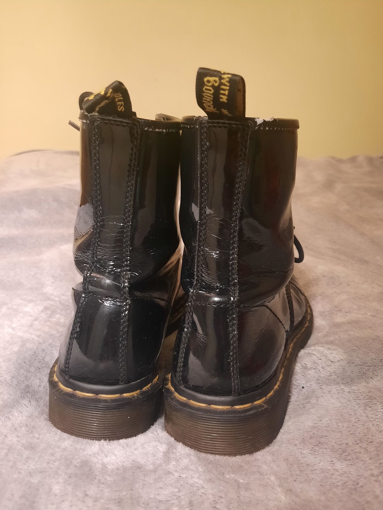 Martensy dr Martens lakierowane