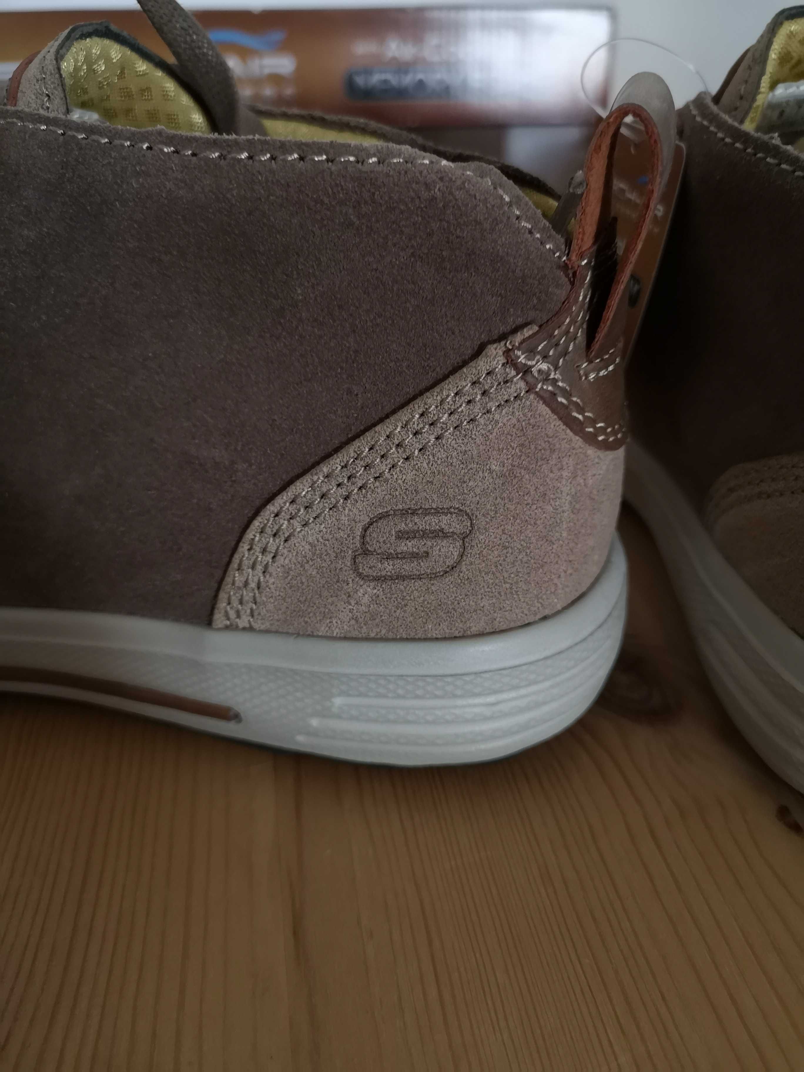 Sapatilhas casuais Skechers em camurça, tamanho 41