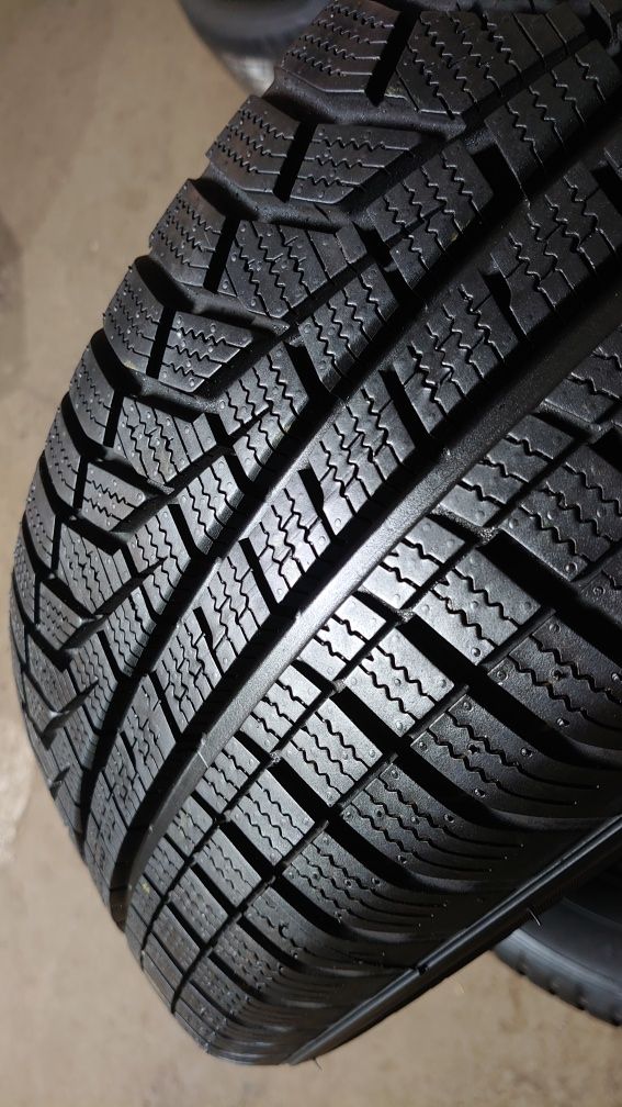 Зимние шины резина Hankook Winter i'cept evo 2 215/65 r17 комплект