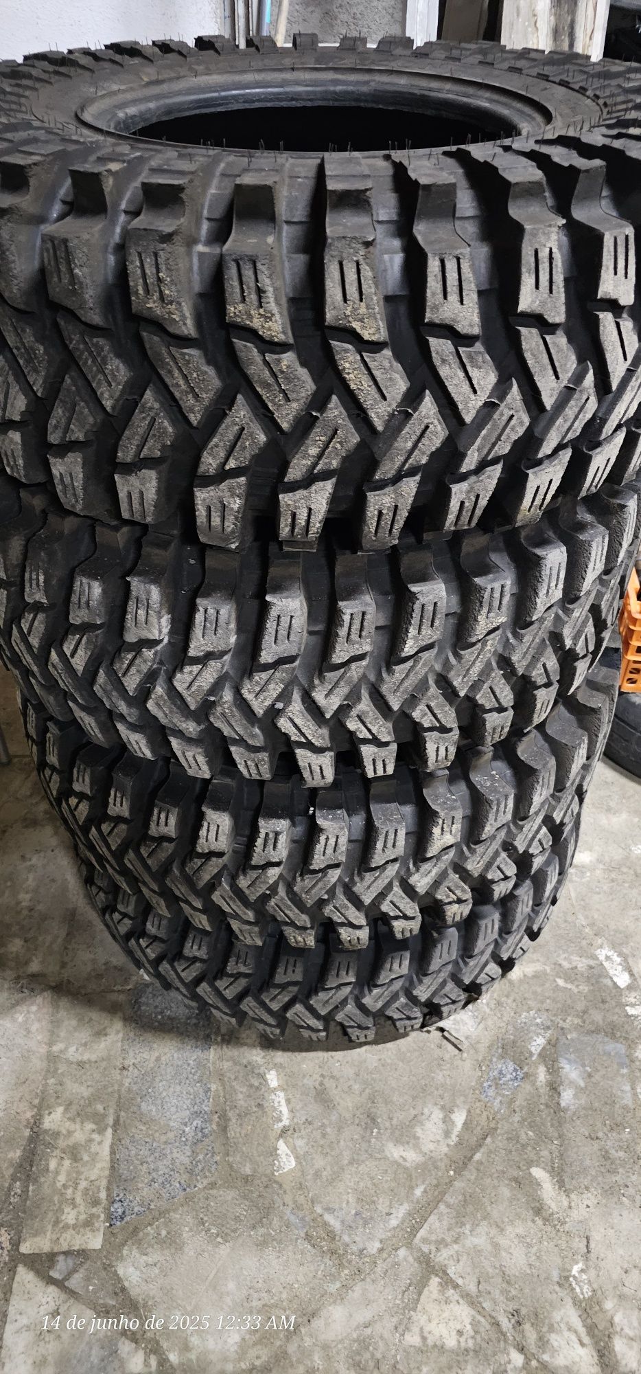 Maxxis trepador lista amarela 37x12.5x17