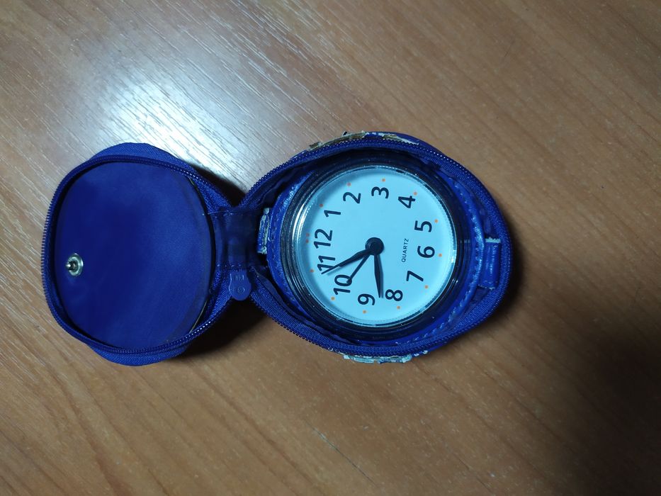Часы будильник дорожные