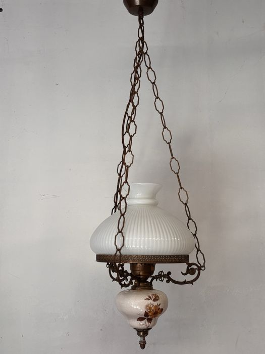 Lampa elektryczna w stylu naftowym – mosiężna, wisząca, vintage