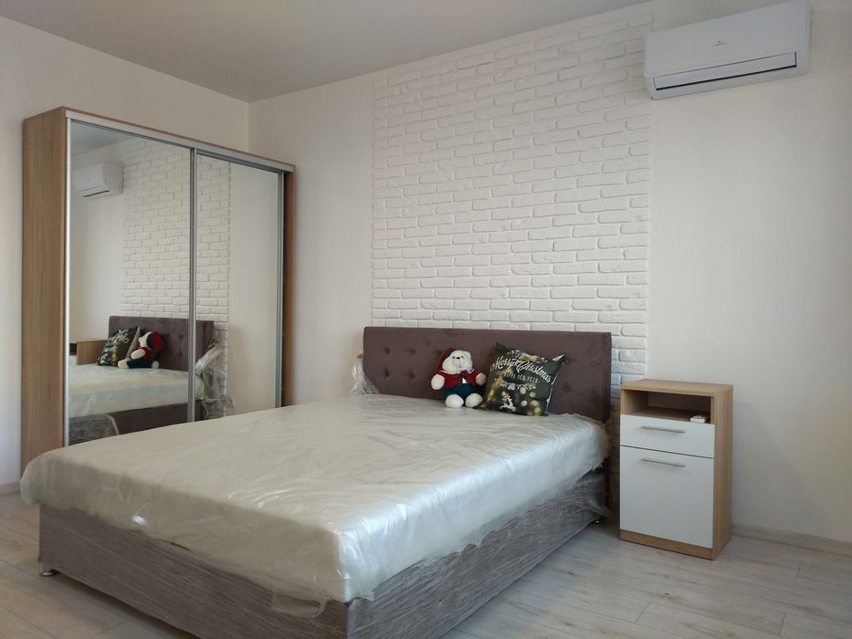 Здам 1 к кв метро Чернігівська пішки 3 хв Проспект Краківская 27а