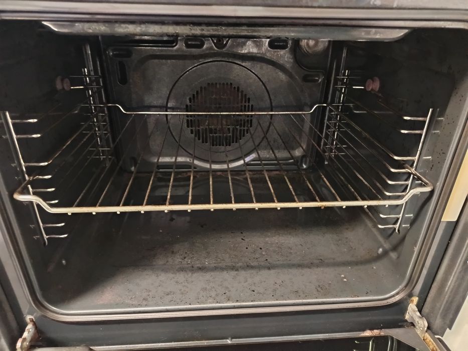 Forno Teka a funcionar