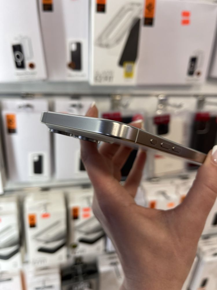 iPhone 15 Pro Max 256Gb white titanium - АКБ 93%, стан 5