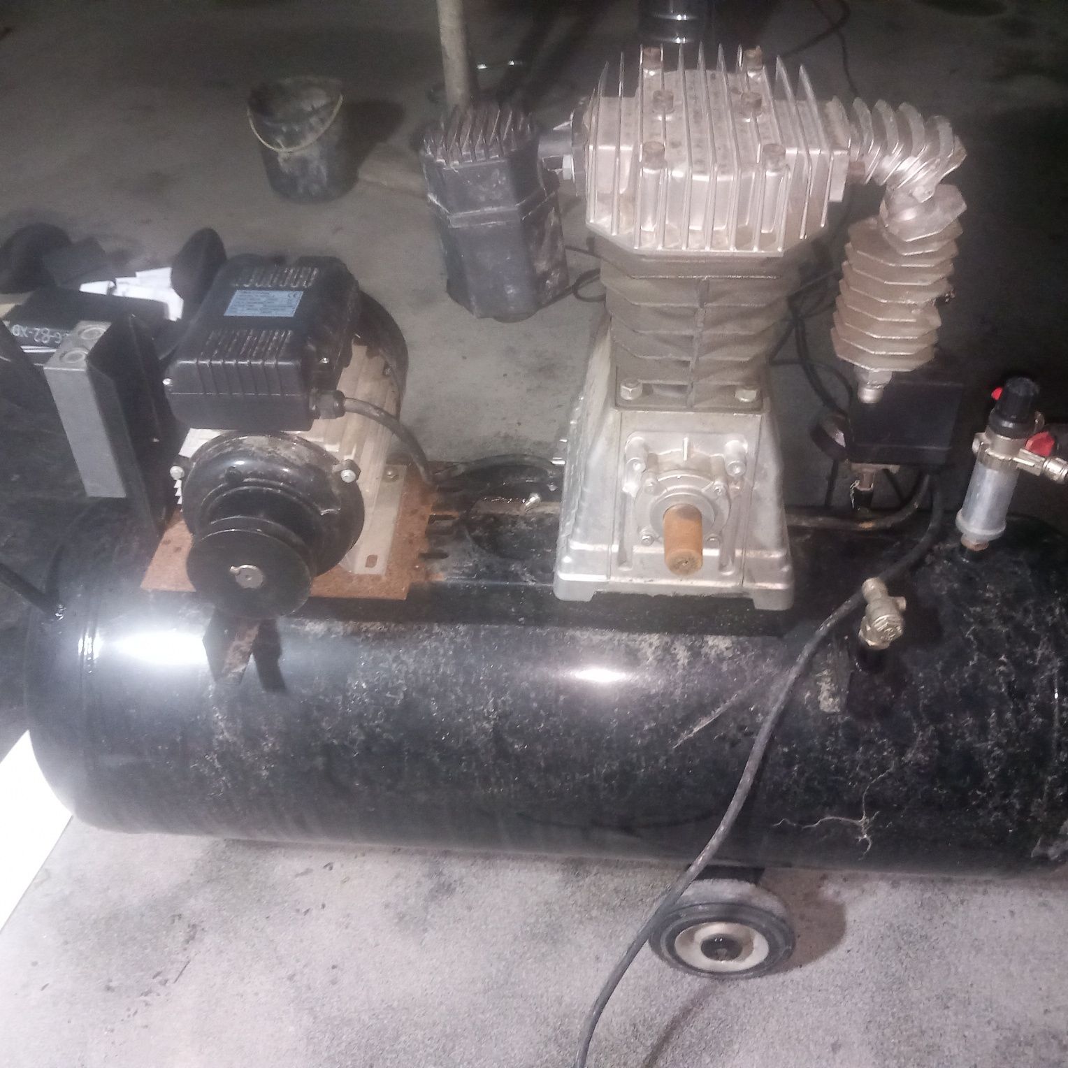 Compressor de 100 litros