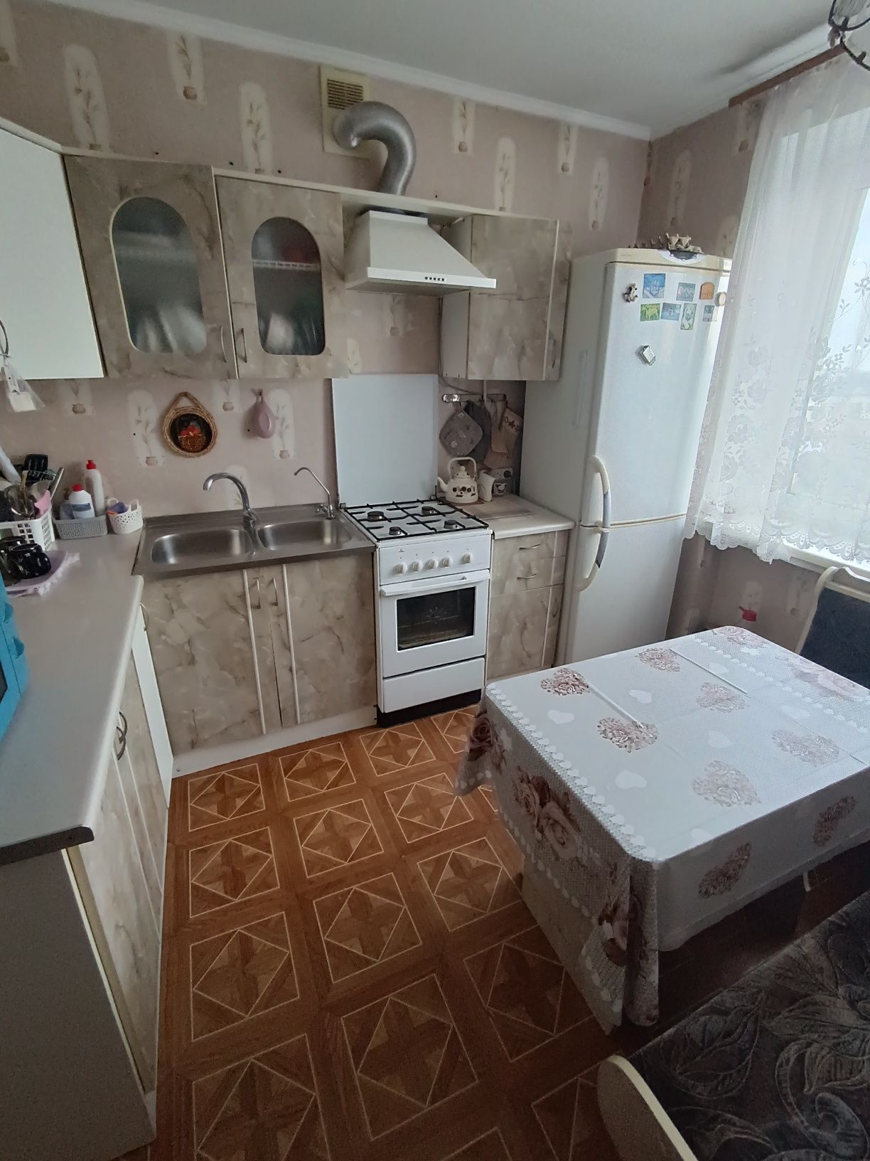 Продаю 2 комн квартира Центр( р-н старого  ЖД вокзала)