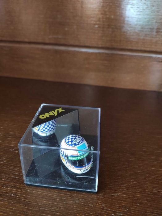 Capacete de Colecionador Onyx - J. J. Lehto 1994 Benetton - 1/18