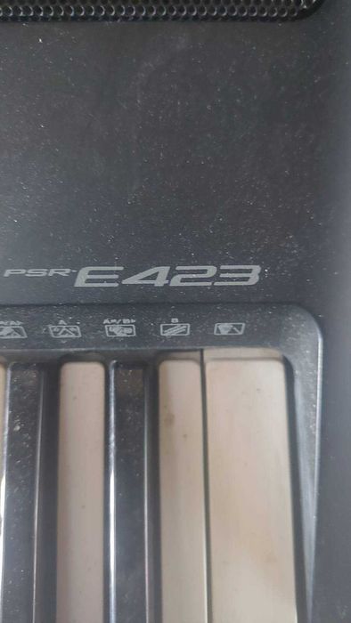 Yamaha PSR-E423 + Stojak + Pedał