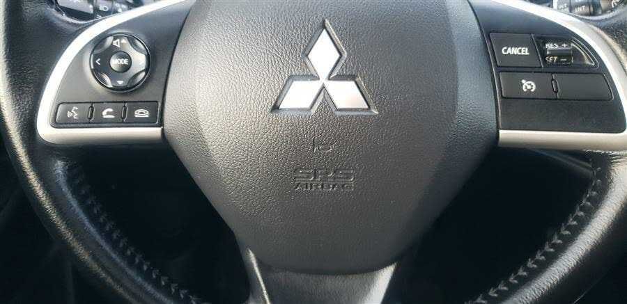 2015 Mitsubishi Outlander SE