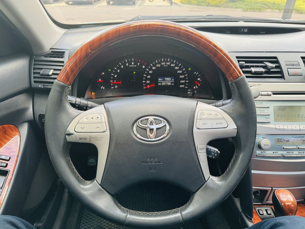 Продам Toyota Camry 2008 рік 3.5 газ/бензин в ідеальному стані!